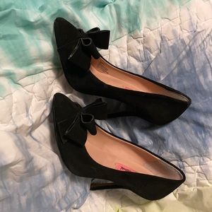 Betsey Johnson Black Suede bow heels
